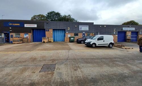 Unit 3, Silverwing Industrial Estate, Horatius Way, Croydon, CR0