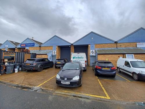 Unit 7, Roman Industrial Estate, Tait Road, Croydon, CR0
