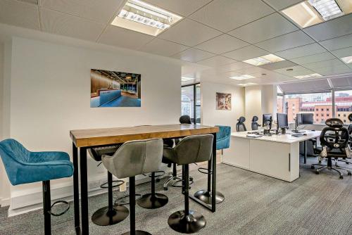 4TH Floor, 22 City Road, Barbican, London, EC1Y