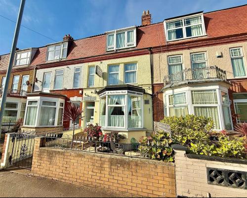 Maluth Lodge, 40 North Denes Road, Great Yarmouth, NR30