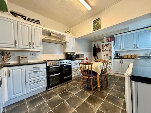 Maluth Lodge, 40 North Denes Road, Great Yarmouth, NR30