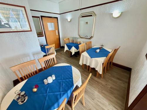 Maluth Lodge, 40 North Denes Road, Great Yarmouth, NR30