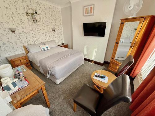 Maluth Lodge, 40 North Denes Road, Great Yarmouth, NR30