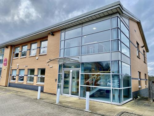 724, Capability Green Business Park, Luton, LU1