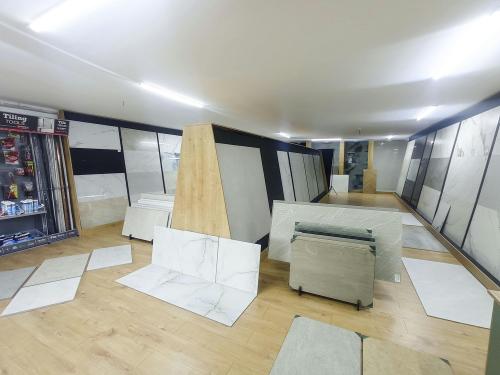 Unit 15, Belvue Business Centre, Belvue Road, Northolt, UB5