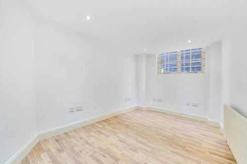 Unit E Pennybank Chambers, 1 Fairchild Place, Shoreditch, London, EC2A