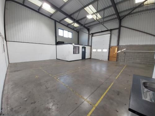 Unit 2, Elm Business Units, Chartwell Road, Lancing, BN15