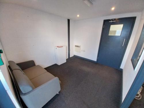 Unit 2, Elm Business Units, Chartwell Road, Lancing, BN15
