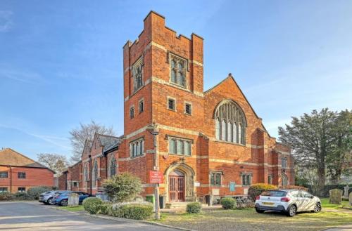 Bushey United Reformed Church, 154 High Street, Bushey, WD23