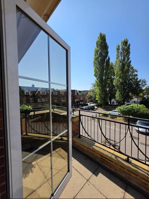Suite 1.01D Mary's Court, The Broadway, Old Amersham, HP7