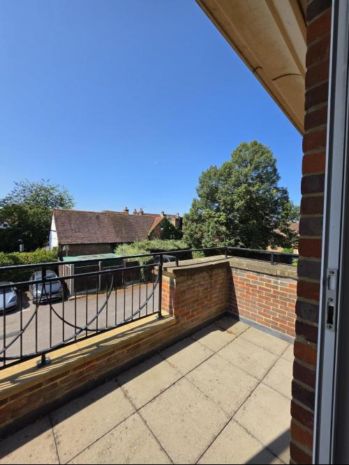 Suite 1.01D Mary's Court, The Broadway, Old Amersham, HP7