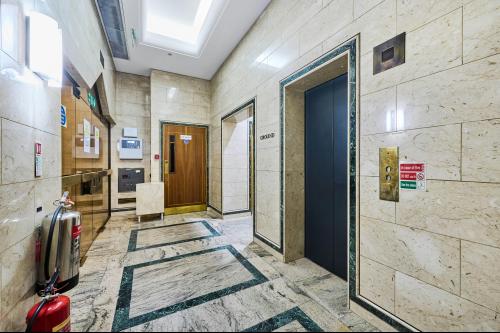 15-17 Throgmorton Avenue, City, London, EC2P
