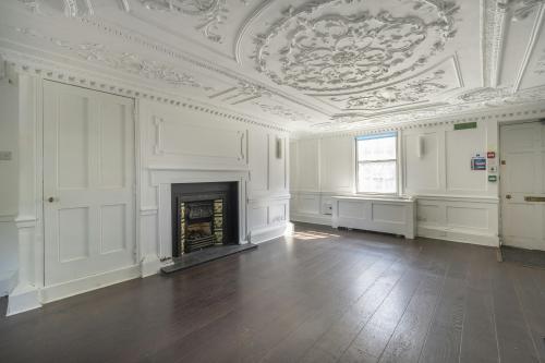 Picton House, 52 High Street, Kingston upon Thames, KT1