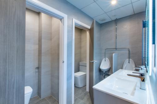 16, Moorfield Business Park, Yeadon, Leeds, LS19