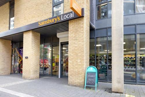 Unit 6, Riverside Quarter, Creek Lane, Wandsworth, London, SW18