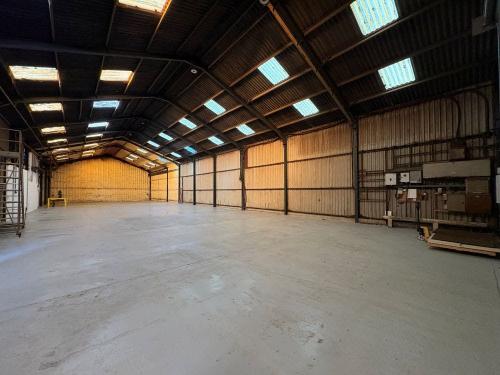 Unit 2, Cherwell Valley Business Park, Banbury, OX17