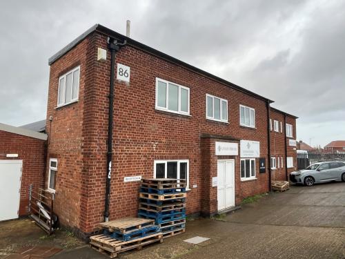 86 Pullman Road, Wigston, Leicester, LE18