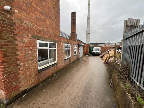 86 Pullman Road, Wigston, Leicester, LE18