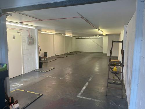 Unit 25, Walthamstow Business Centre, Clifford Road, Walthamstow, London, E17