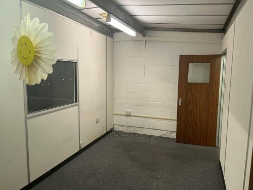 Unit 25, Walthamstow Business Centre, Clifford Road, Walthamstow, London, E17
