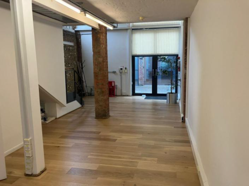 5 Crane Mews, Gould Road, Twickenham, TW2