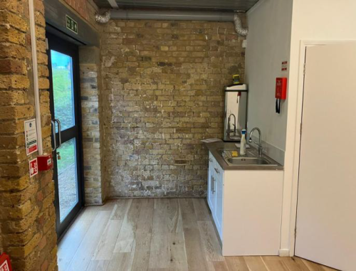 5 Crane Mews, Gould Road, Twickenham, TW2