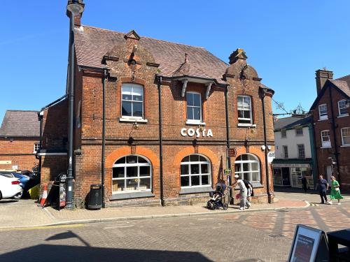 Suite 13 George House, 64 High Street, Tring, HP23