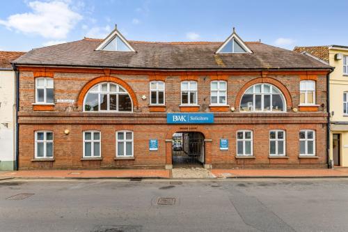1-2 Broadway Court, The Broadway, High Street, Chesham, HP5