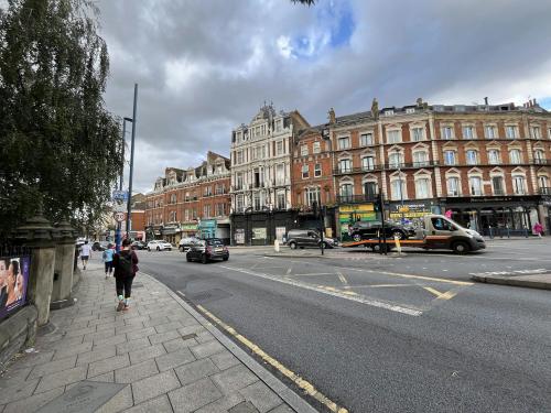 14-16 Putney High Street, Putney, London, SW15