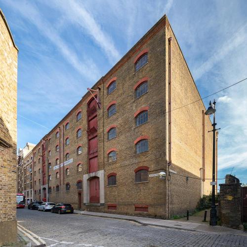 King Henrys & Phoenix Wharves, Wapping Waterfront, Wapping High Street, Wapping, London, E1W