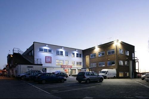 Unit 7, Verulam Industrial Estate, London Road, St. Albans, AL1
