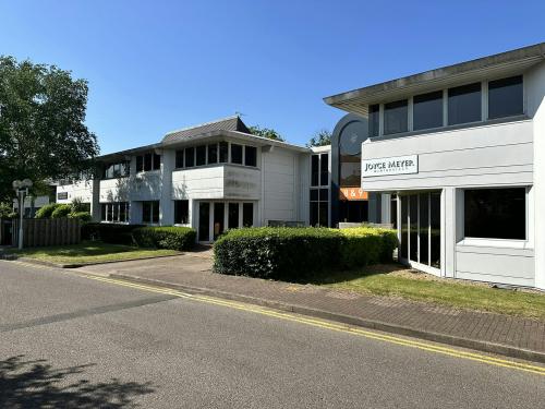 Unit 8 The Pavilions, Ruscombe Business Park, Ruscombe Lane, Twyford, RG10