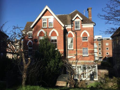 53 Silverdale Road, Eastbourne, BN20
