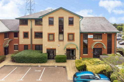 Unit 2+7, Bell Business Park, Smeaton Close, Aylesbury, HP19