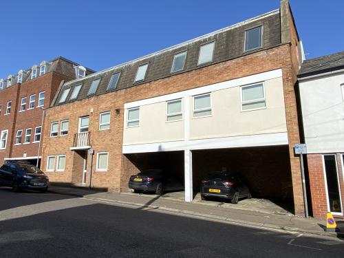 2 Gresham Road, Brentwood, CM14