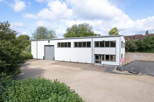 6, Riverwey Industrial Park, Newman Lane, Alton, GU34