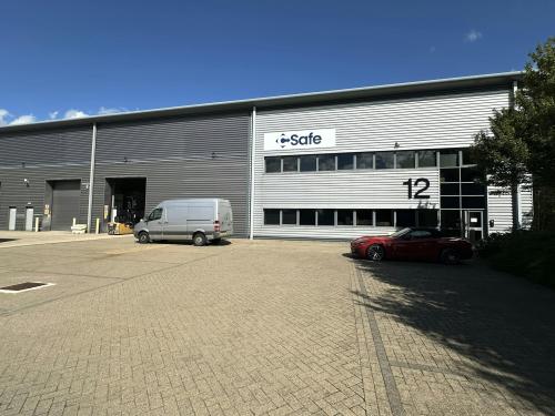 Unit 12, Crendon Industrial Park, Hikers Way, Long Crendon, Thame, HP18
