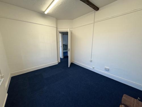 162-164 High Street, Dorking, RH4