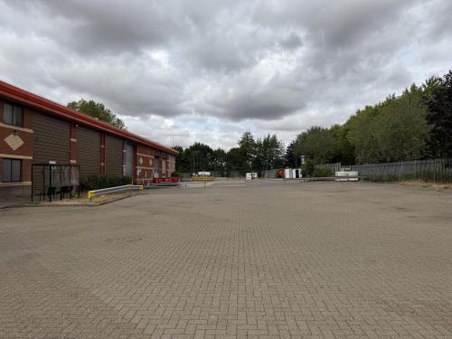 Units 5 & 6, Triangle Business Park, Quilters Way, Aylesbury, HP22