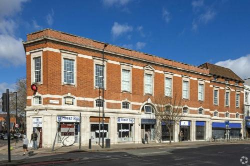 97 Seven Sisters Road, Finsbury Park, London, N7
