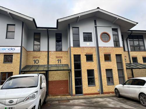 11, Farnborough Business Centre, Eelmoor Road, Farnborough, GU14