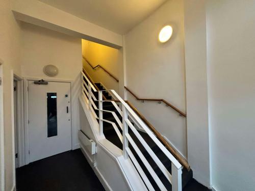 11, Farnborough Business Centre, Eelmoor Road, Farnborough, GU14
