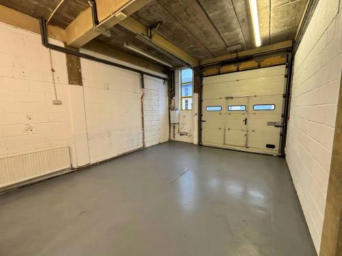 11, Farnborough Business Centre, Eelmoor Road, Farnborough, GU14