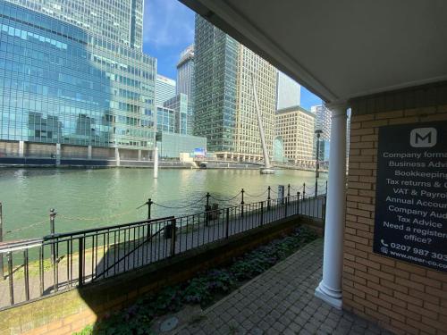 1 Cochrane House, Admirals Way, Canary Wharf, London, E14