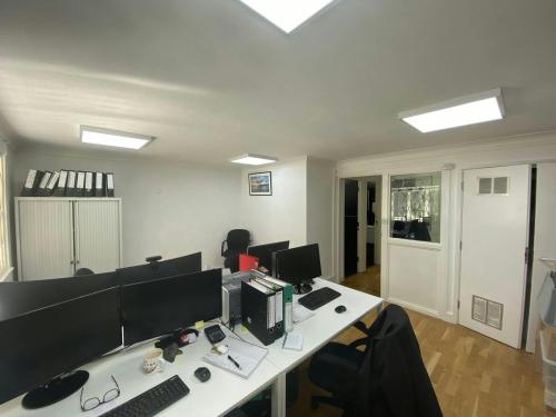 1 Cochrane House, Admirals Way, Canary Wharf, London, E14