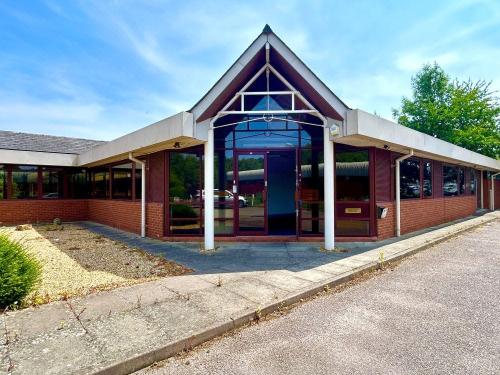 Former Innoval Technology Building, Beaumont Close, Banbury, OX16