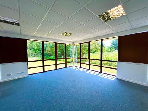 Former Innoval Technology Building, Beaumont Close, Banbury, OX16