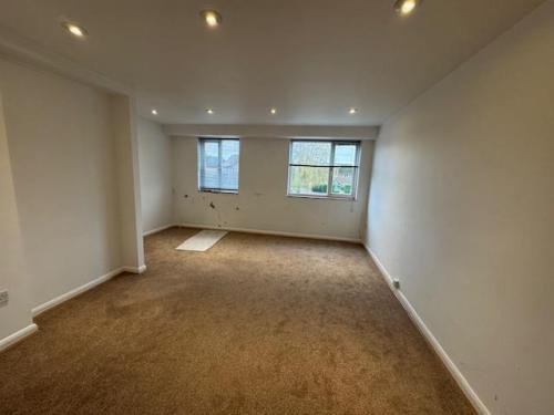 28 The Parade, Bourne End, SL8