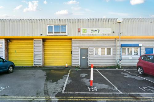 Unit 15, Cygnus Business Centre, Willesden, London, NW10