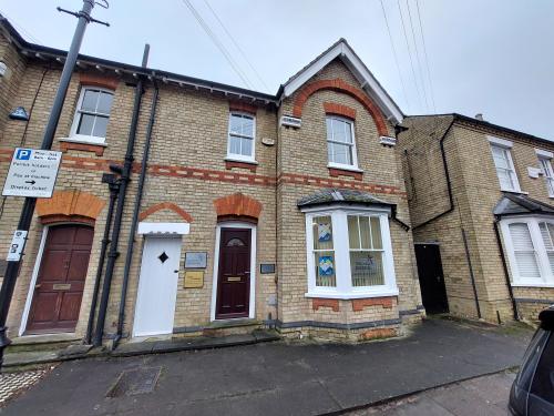 15 Grove Place, Bedford, MK40